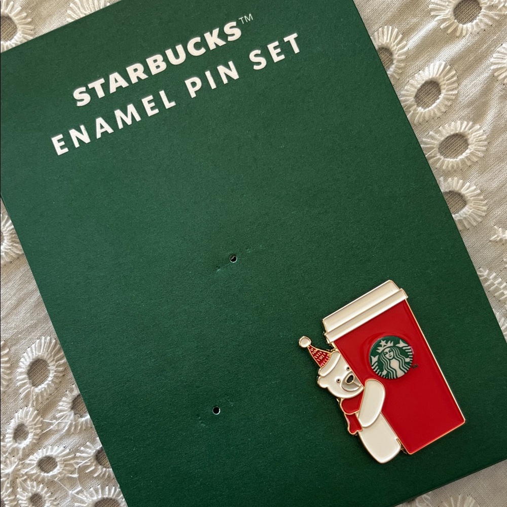 Starbucks Festive Bear with Red Cup Pin - Picture 2 of 4